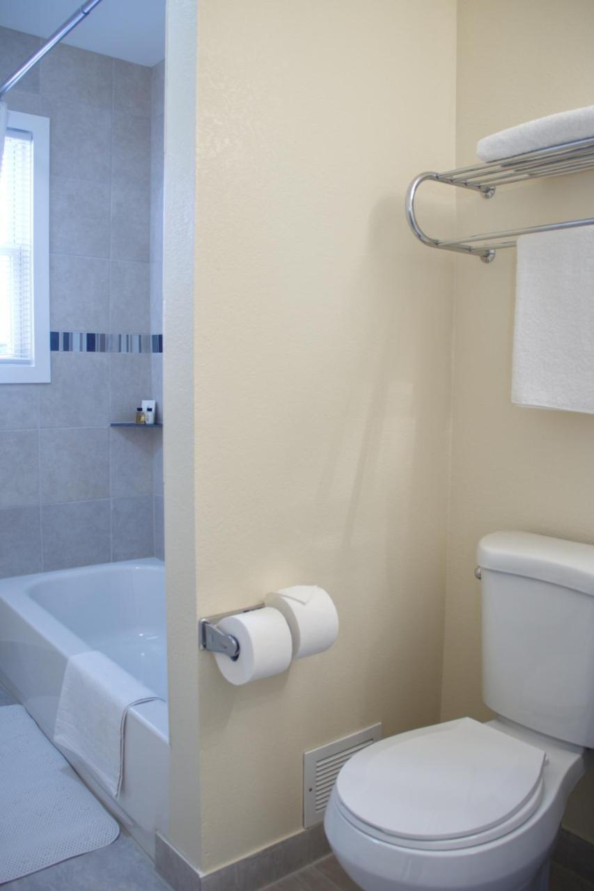 Mount Royal Inn Adams Екстериор снимка