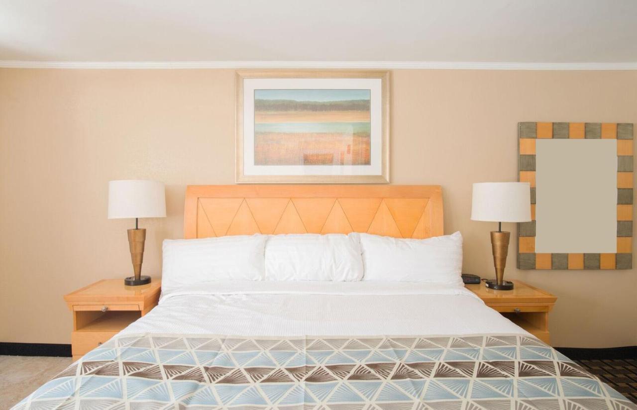 Mount Royal Inn Adams Екстериор снимка